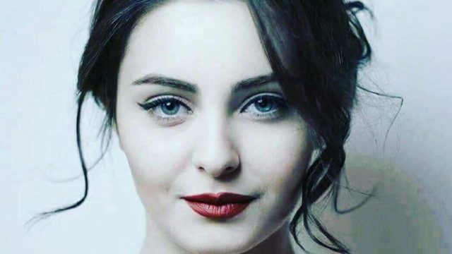 طريقة وضع المكياج لتصغير الجبهة