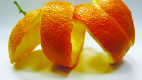 جربي وصفة قشور البرتقال والليمون لبشرة نقية