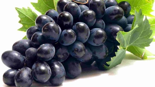 وصفات العنب سر البشرة المشرقة
