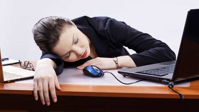 العمل غير المنتظم يسبب الشيخوخة المبكرة للإدراك