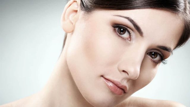 أسباب تحول البشرة إلى اللون الداكن