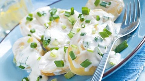 وصفة سلطة البطاطس بالزبادي الرائعة