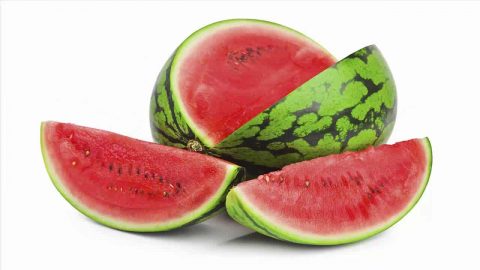 أقنعة البطيخ الأحمر لبشرة نضرة وصحية