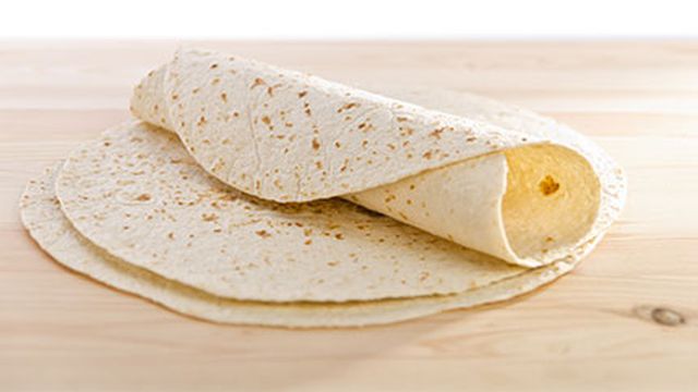 تعلمي معنا كيفية تجهيز خبز الشاورما الطري
