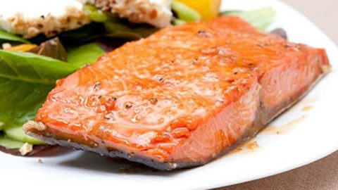 دللي زوجك بهذه الوصفة لسمك السلمون