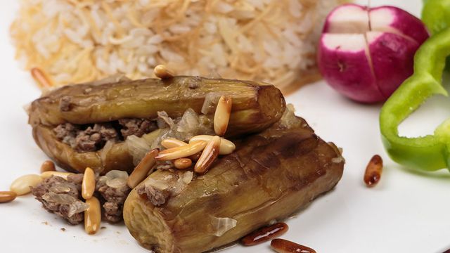 خطوات تجهيز الباذنجان باللحمة