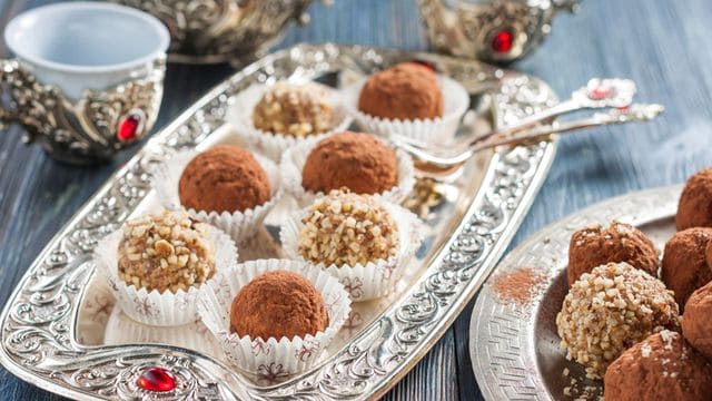 وصفة كرات التمر والجوز السهلة التحضير