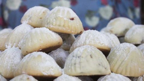 طريقة تجهيز معمول السميد بالتمر