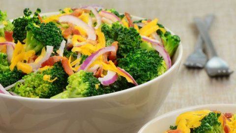 سلطة البروكلي الصحية والمغذية