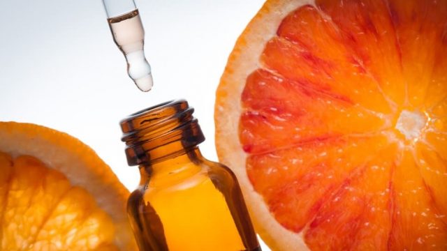 تعرفي على فوائد زيت الجريب فروت للجسم والبشرة