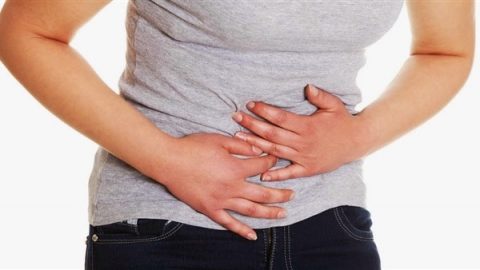 إليك هذه النصائح لتتخلصي من مشكلة عسر الهضم في رمضان