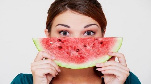 البطيخ للتخلص من شوائب البشرة