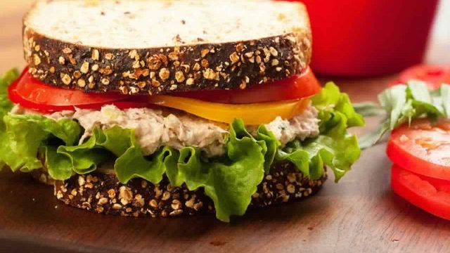 ساندويتشات لذيذة قدميها لأولادك الصغار خلال شهر رمضان