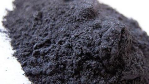 احصلي على شعر كثيف وقوي مع وصفات الأثمد