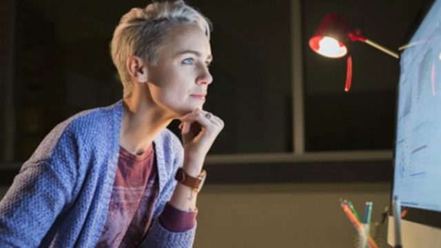 طرق بسيطة للحد من الإجهاد الرقمي للعين