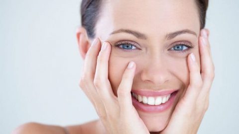 طرق بسيطة لمكافحة تجاعيد الجبهة