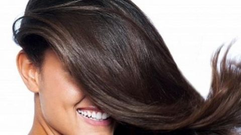 وصفات طبيعية لمكافحة قشرة الشعر