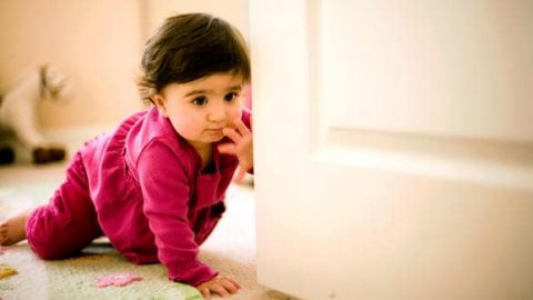 خطوات تُساعد طفلك على المشي