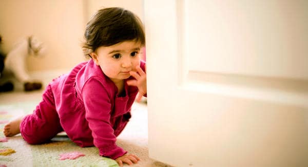 خطوات تُساعد طفلك على المشي