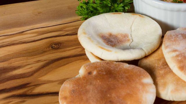 طريقة تجهيز الخبز البلدي