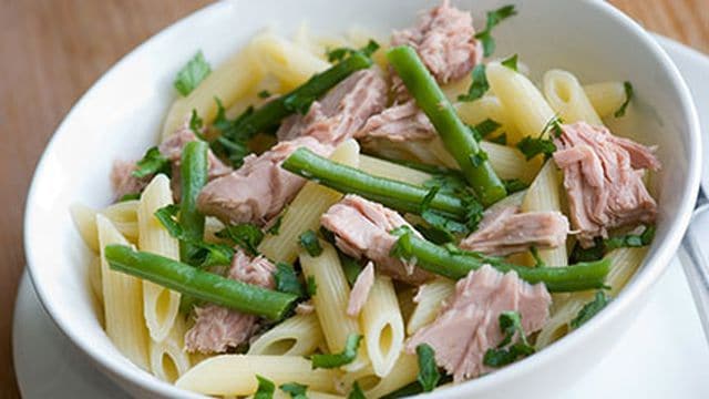 خطوات تجهيز سلطة المعكرونة والفاصوليا الخضراء