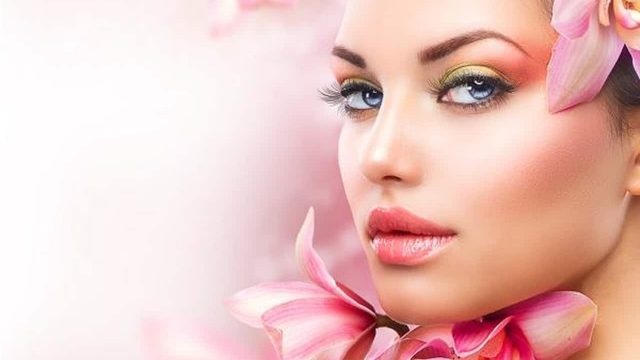 وصفات طبيعية للحصول على بشرة زهرية