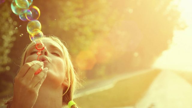 الحياة أجمل من أن تضيعيها في هذه الأمور!