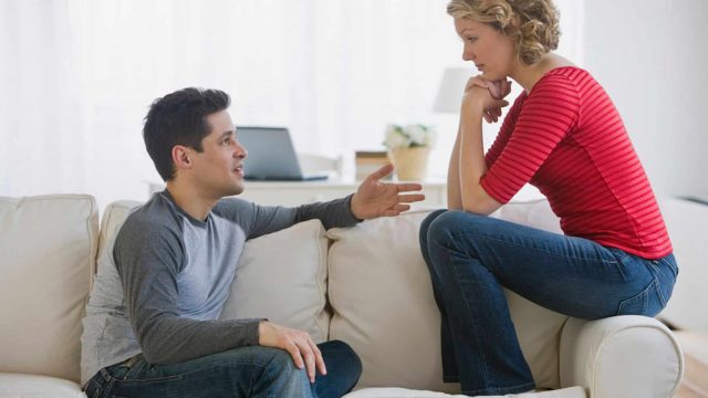 حيل بسيطة تجعل زوجك أكثر قربا منك