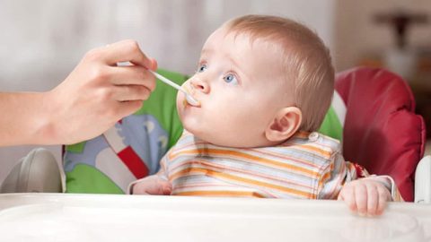 لماذا عليك فطام الطفل بعد سن العامين؟