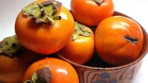 جربي وصفات ثمرة الكاكا للعناية بالبشرة