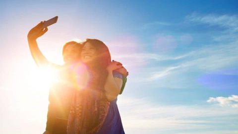 اختبار | كيف تعلمين أنك صديقة مقربة لشخص ما؟