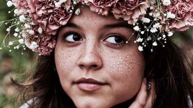 بالصور: اكتشفي صيحة النمش الذهبي