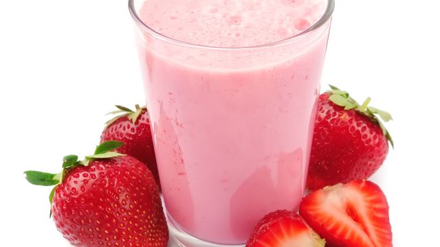 ميلك شايك الفراولة للتخسيس