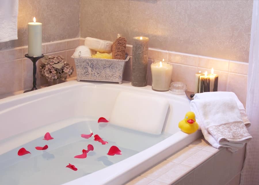 5-love-languages-valentines-day-romantic-bath