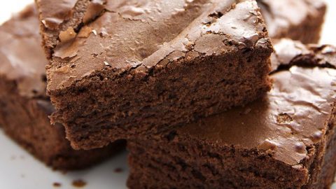 مكونات بسيطة لتجهيز براوني كيك لذيذ