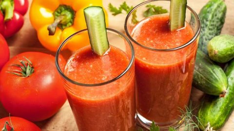 طريقة تجهيز عصير الطماطم والخيار الصحي
