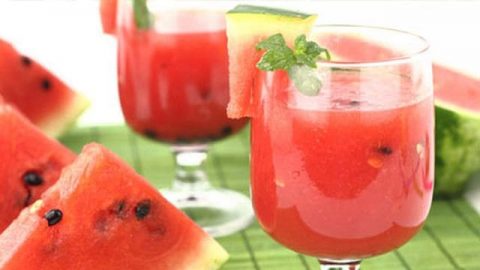 استمتعي مع عائلتك وجهزي عصير البطيخ