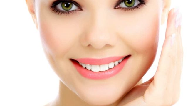 كيف تتخلصين من تصبغات الشفاه بالطرق الطبيعية؟