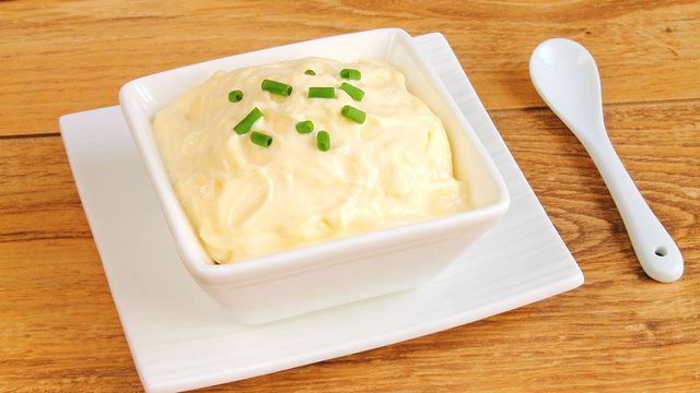 مكونات بسيطة لتجهيز صوص البروستد