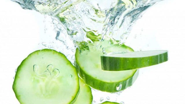 تعرفي على فوائد الماء والخيار الصحية