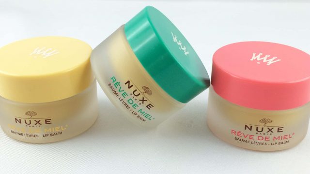 10 استعمالات تجهلينها عن بلسم الشفاه