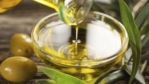 استخدمات لاتعرفينها عن زيت الزيتون