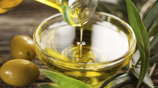 استخدمات لاتعرفينها عن زيت الزيتون
