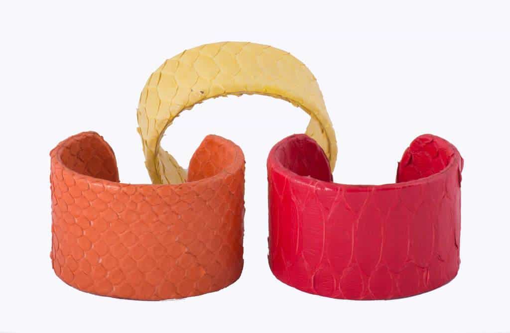 أسوار ملونة