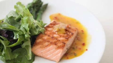 أطعمة تساعدك على تقوية أظافرك.. تعرفي عليها