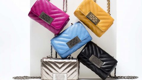 كارولينا هيريرا تطلق مجموعة حقائب جديدة لهذا الموسم