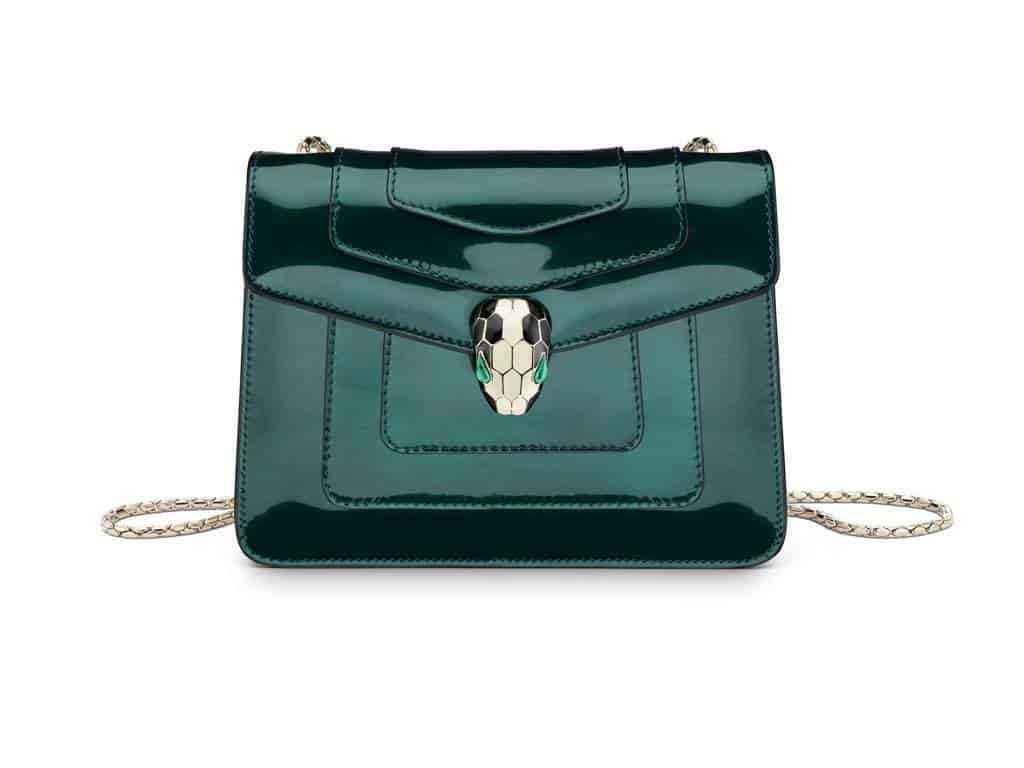 حقيبة زرقاء