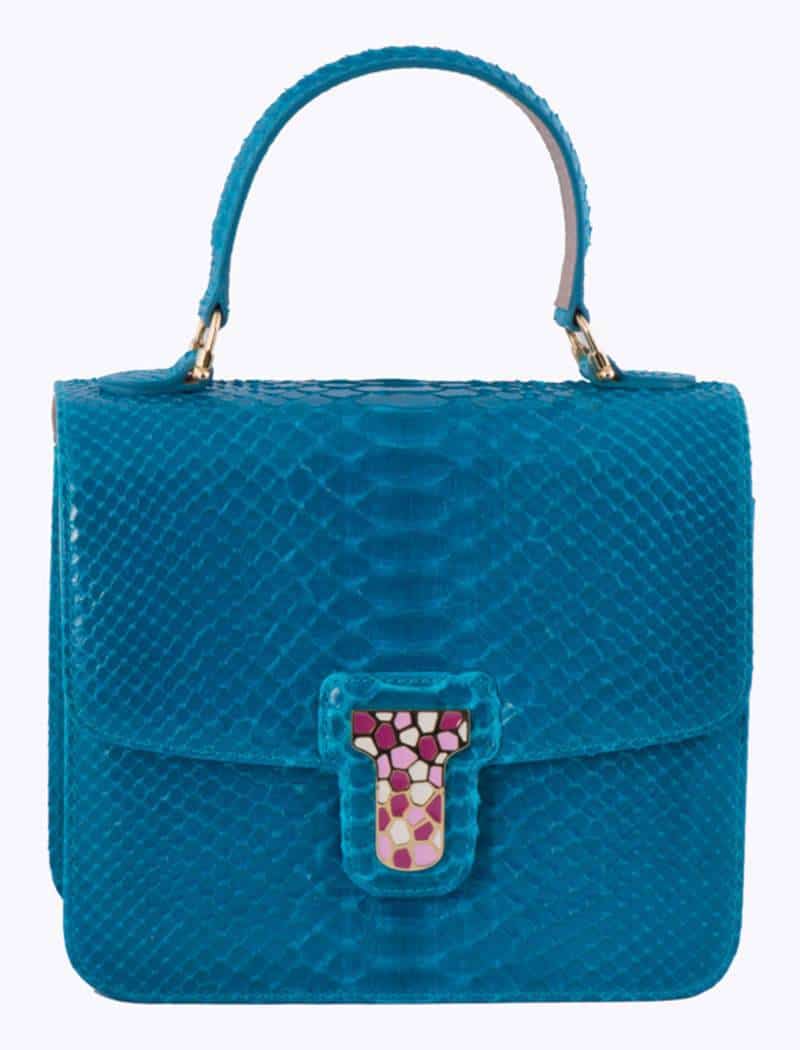 حقيبة زرقاء