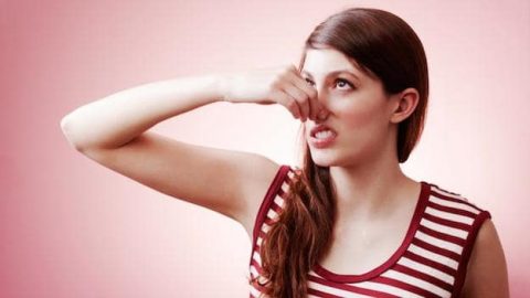 رائحة المهبل الكريهة.. أسبابها وطرق طبيعية للتخلص منها