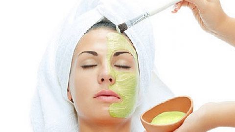 أقنعة الألوة فيرا لكل أنواع البشرة